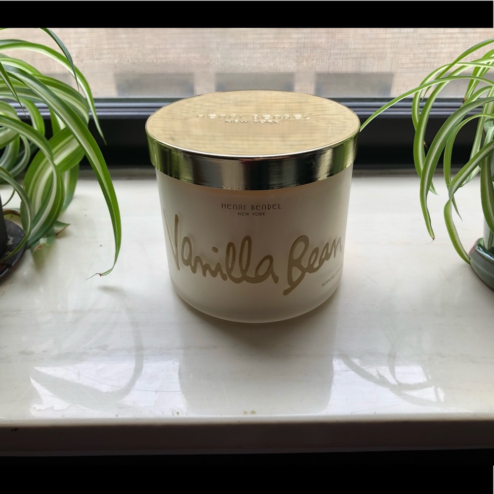 Henri Bendel 3 Wick vanilla bean candle 🕯